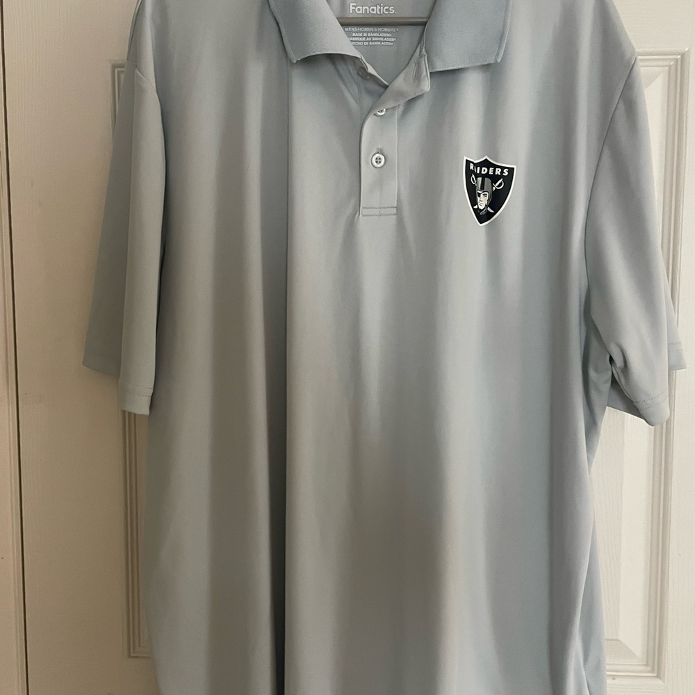 Fanatics Men’s Light Gray Raiders Polo with Embroidered Logo